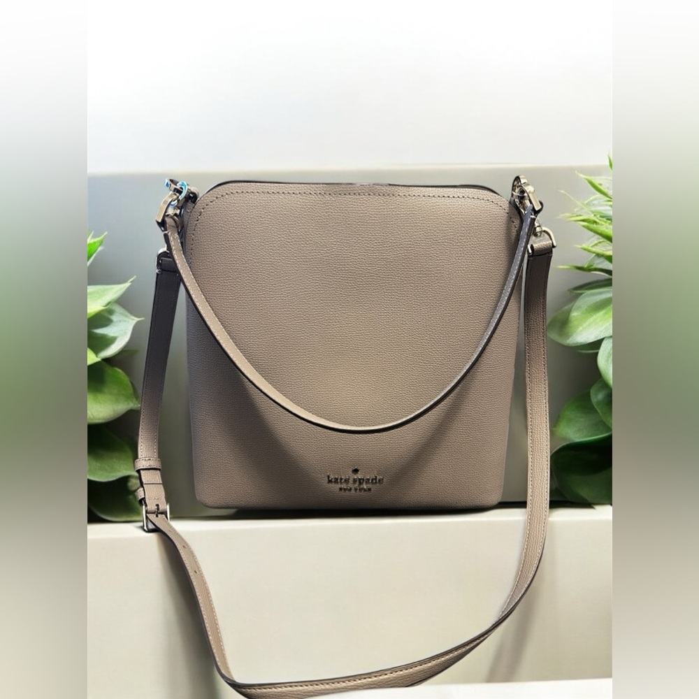 Euc Kate Spade Darcy Large Bucket Bag (Taupe)